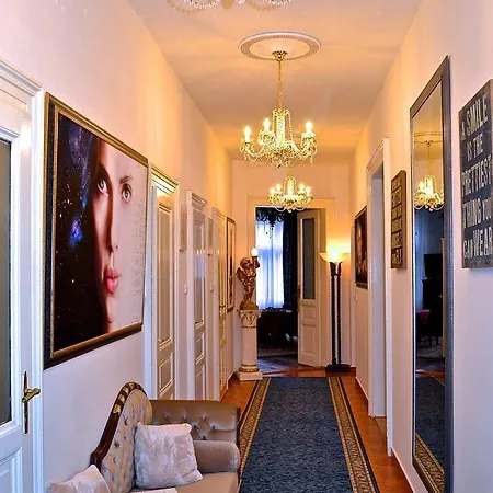 Luxury Versace Apartment Prague