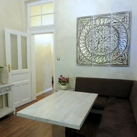 Luxury Versace Apartment Prague