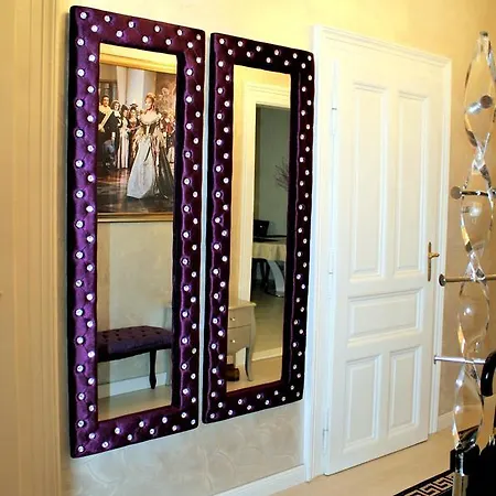 Luxury Versace Apartment *