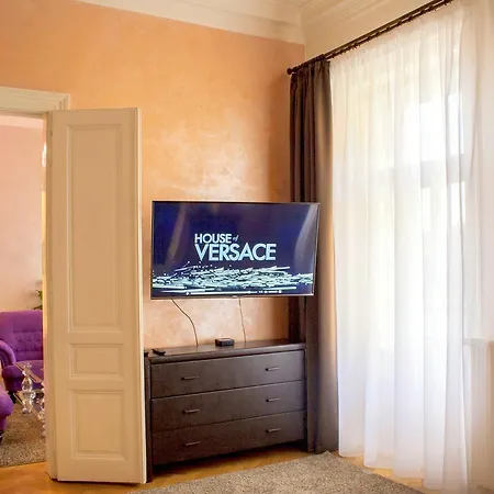 Luxury Versace Apartment Prague