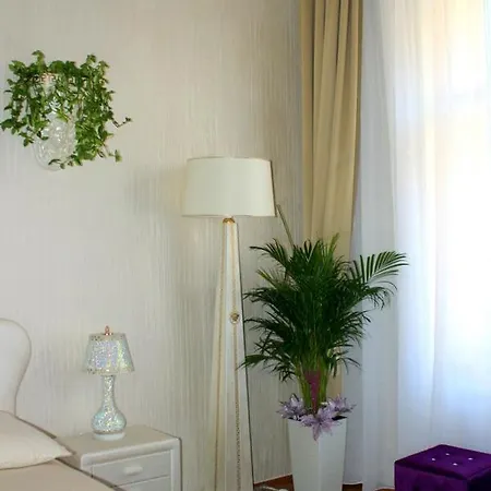 Apartment Luxury Versace Prague