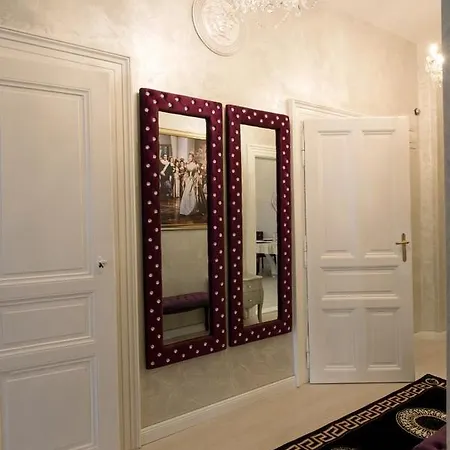 Apartment Luxury Versace Prague