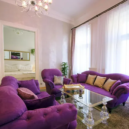 Luxury Versace Apartment *
